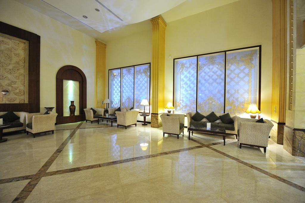 Ramada By Wyndham Dammam Khaleej Road Hotel Exterior foto
